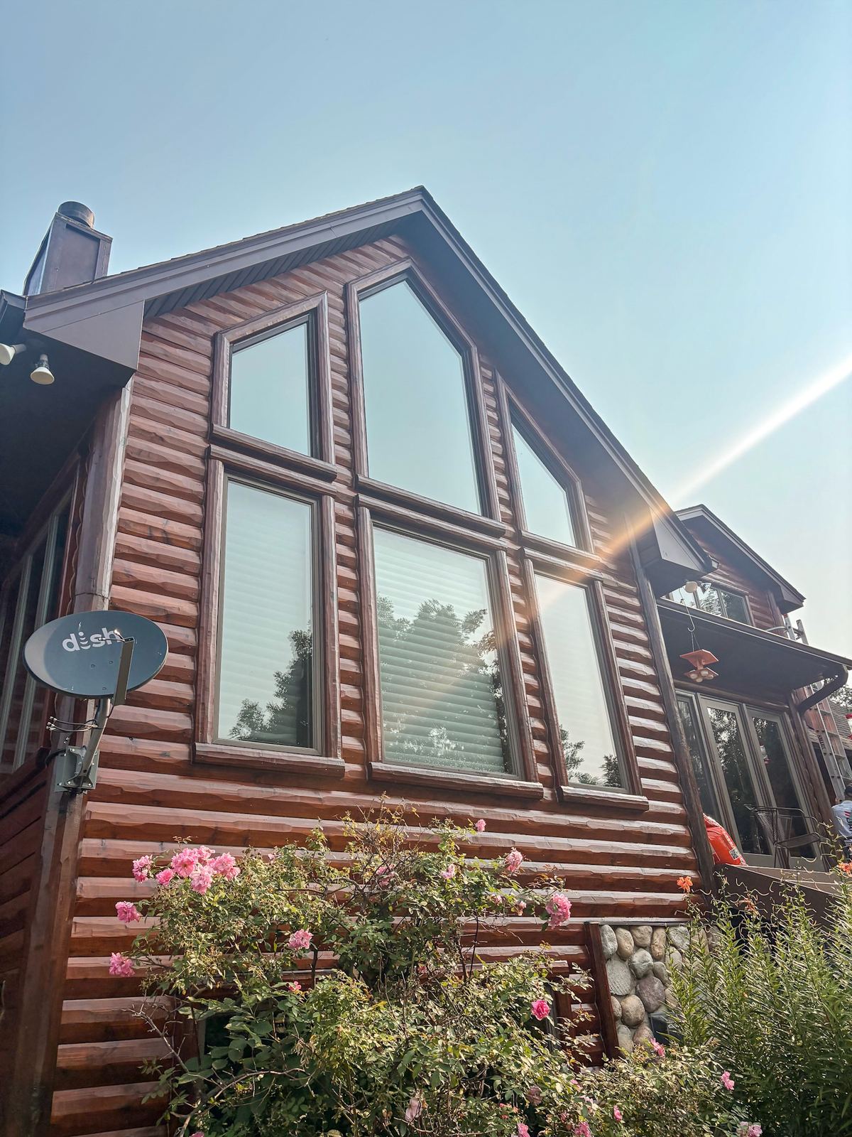 Giving your windows the professional care they deserve! 🧼🏠🌲
